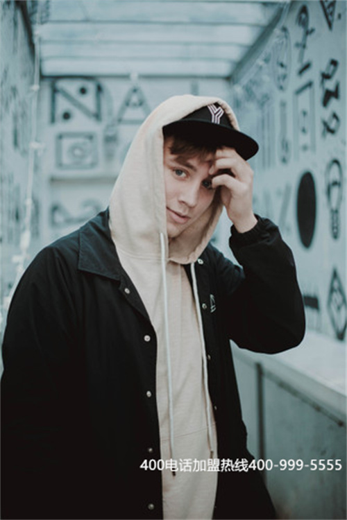 (400電話無疑就是中小企業(yè)發(fā)展主要的戰(zhàn)略)(400電話很好的維護(hù)了企業(yè)與客戶關(guān)系)